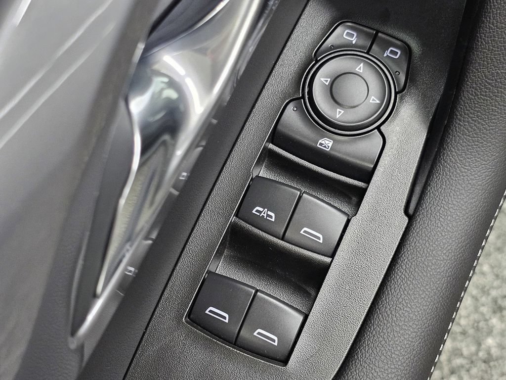 Used 2026 Chevrolet Blazer LT w/ Convenience Package FWD image 33