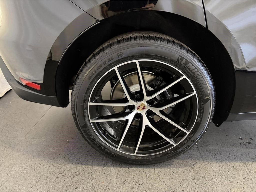 New 2026 Porsche Macan AWD/4WD image 12
