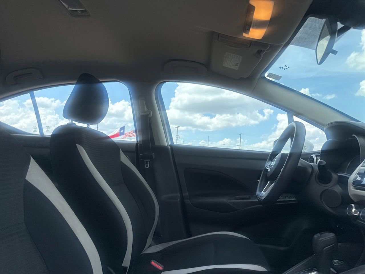 Certified 2022 Nissan Versa SV FWD image 24