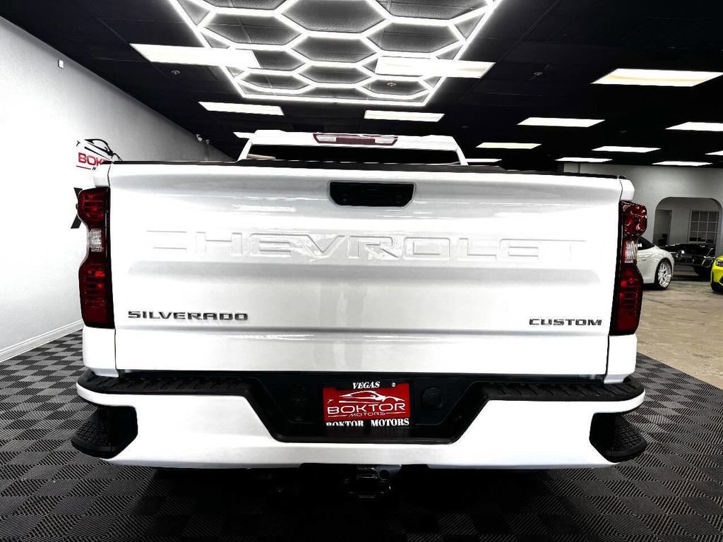 Used 2023 Chevrolet Silverado 1500 Custom image 12