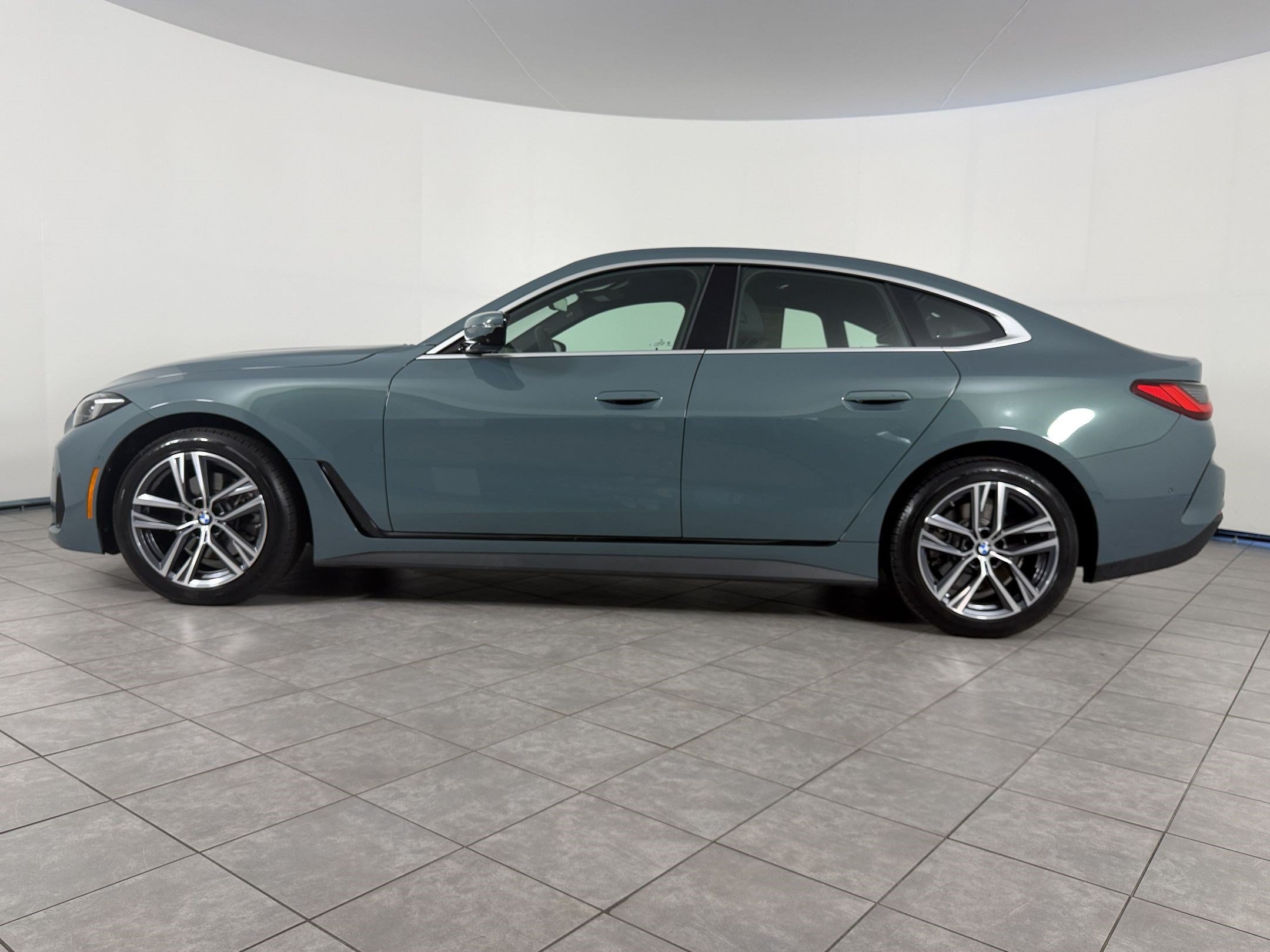 Certified 2026 BMW 430i w/ Premium Package RWD image 2