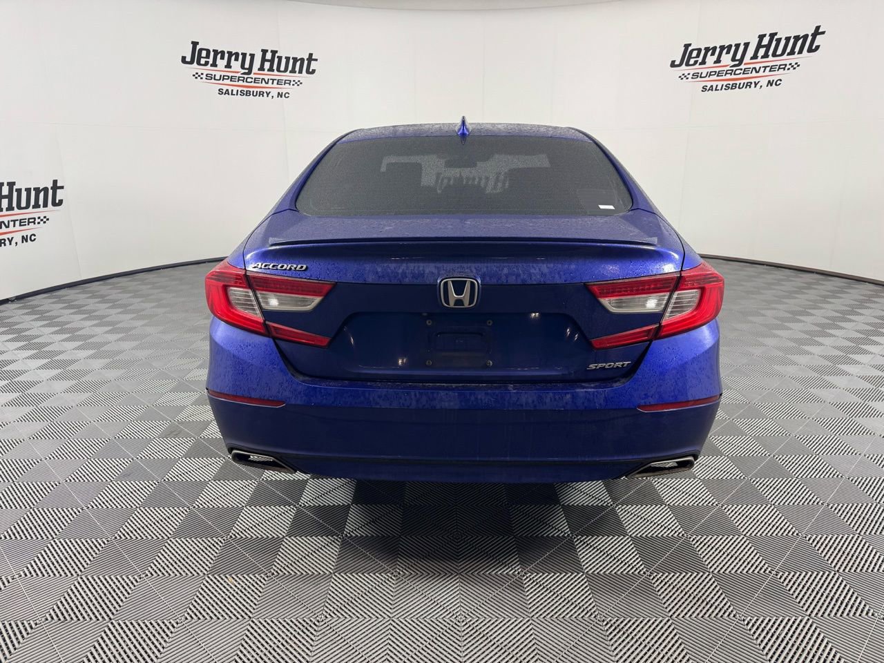 Used 2018 Honda Accord Sport image 8