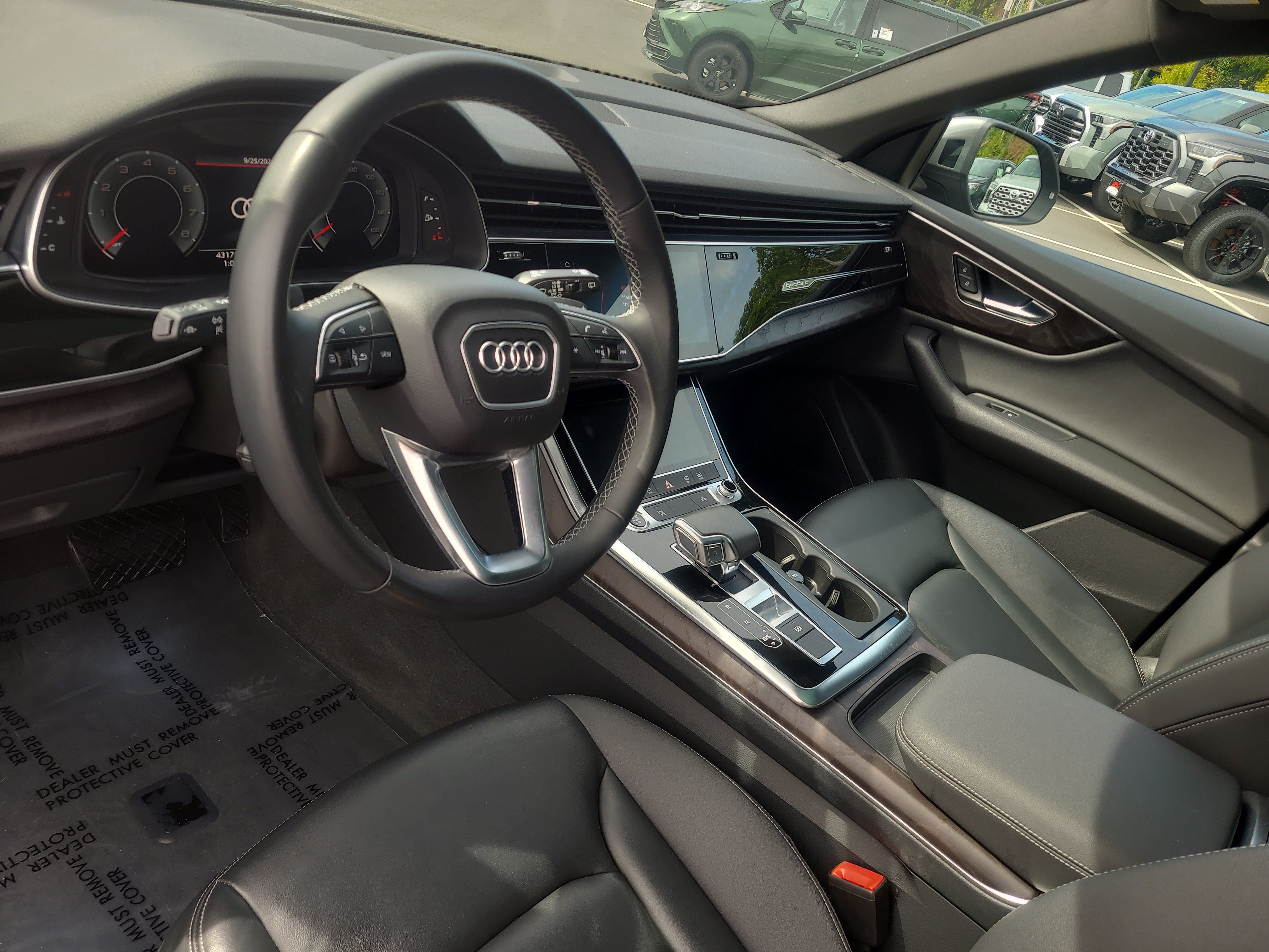 Used 2022 Audi Q8 Premium w/ Convenience Package AWD/4WD image 15