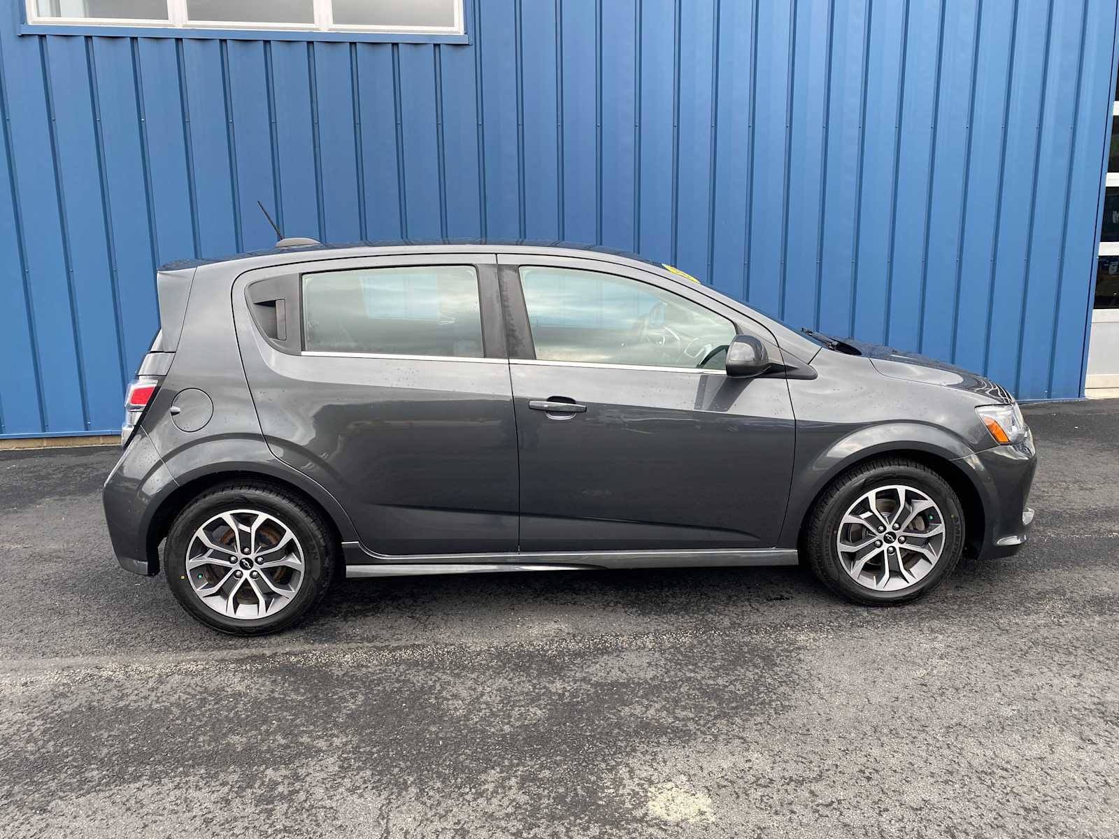 Used 2020 Chevrolet Sonic LT w/ Convenience Package image 15