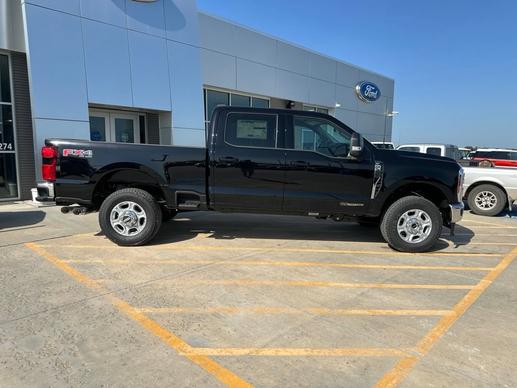 New 2026 Ford F350 XLT w/ XLT Premium Package AWD/4WD image 10