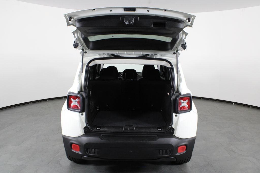 Used 2017 Jeep Renegade Altitude FWD image 15