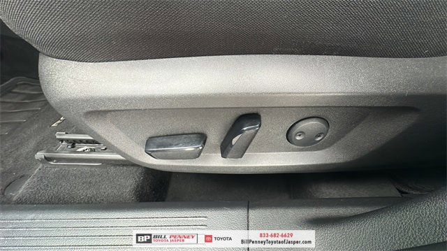 Used 2021 Nissan Rogue SV image 16