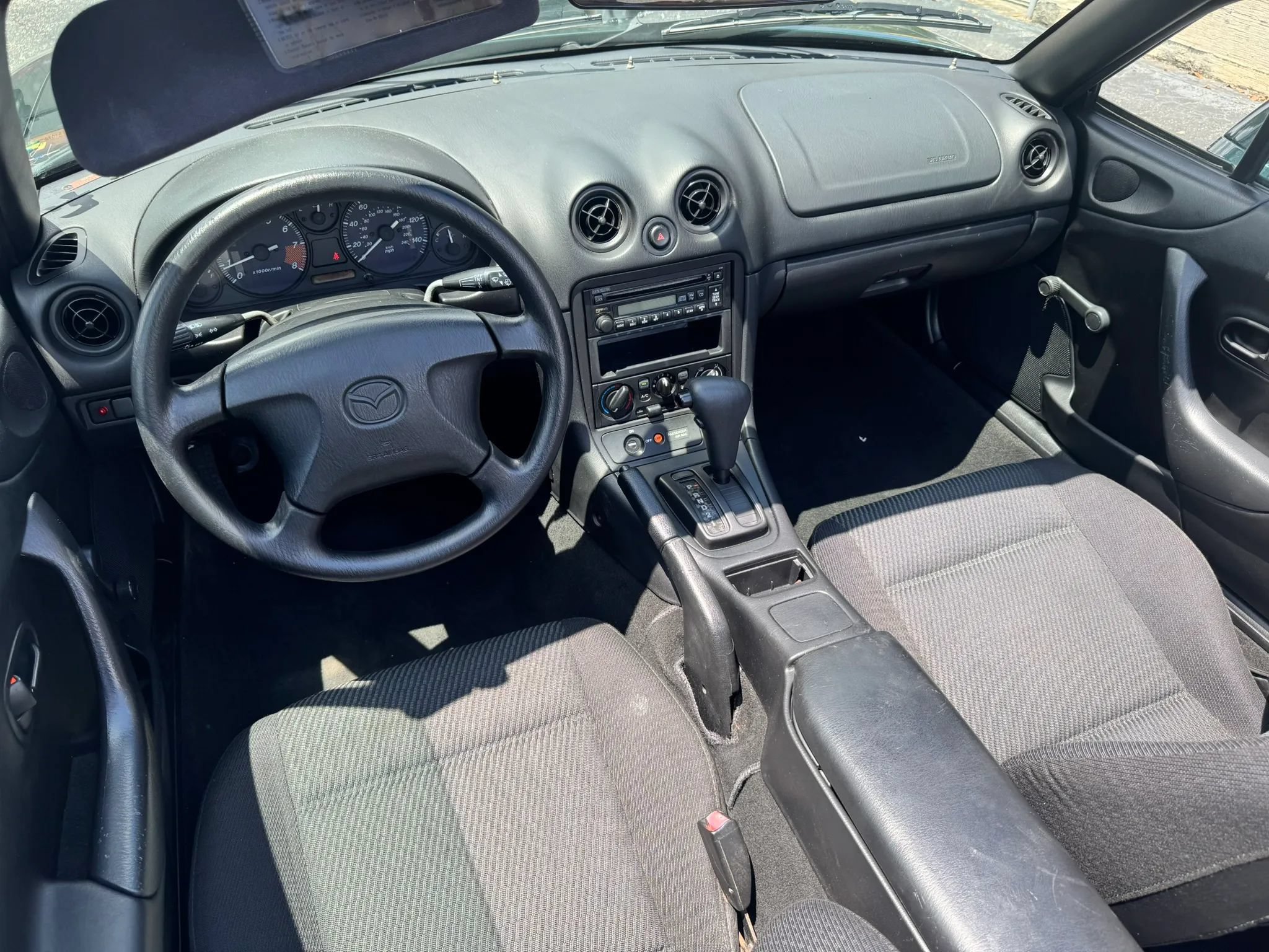 Used 1999 MAZDA MX-5 Miata RWD image 28