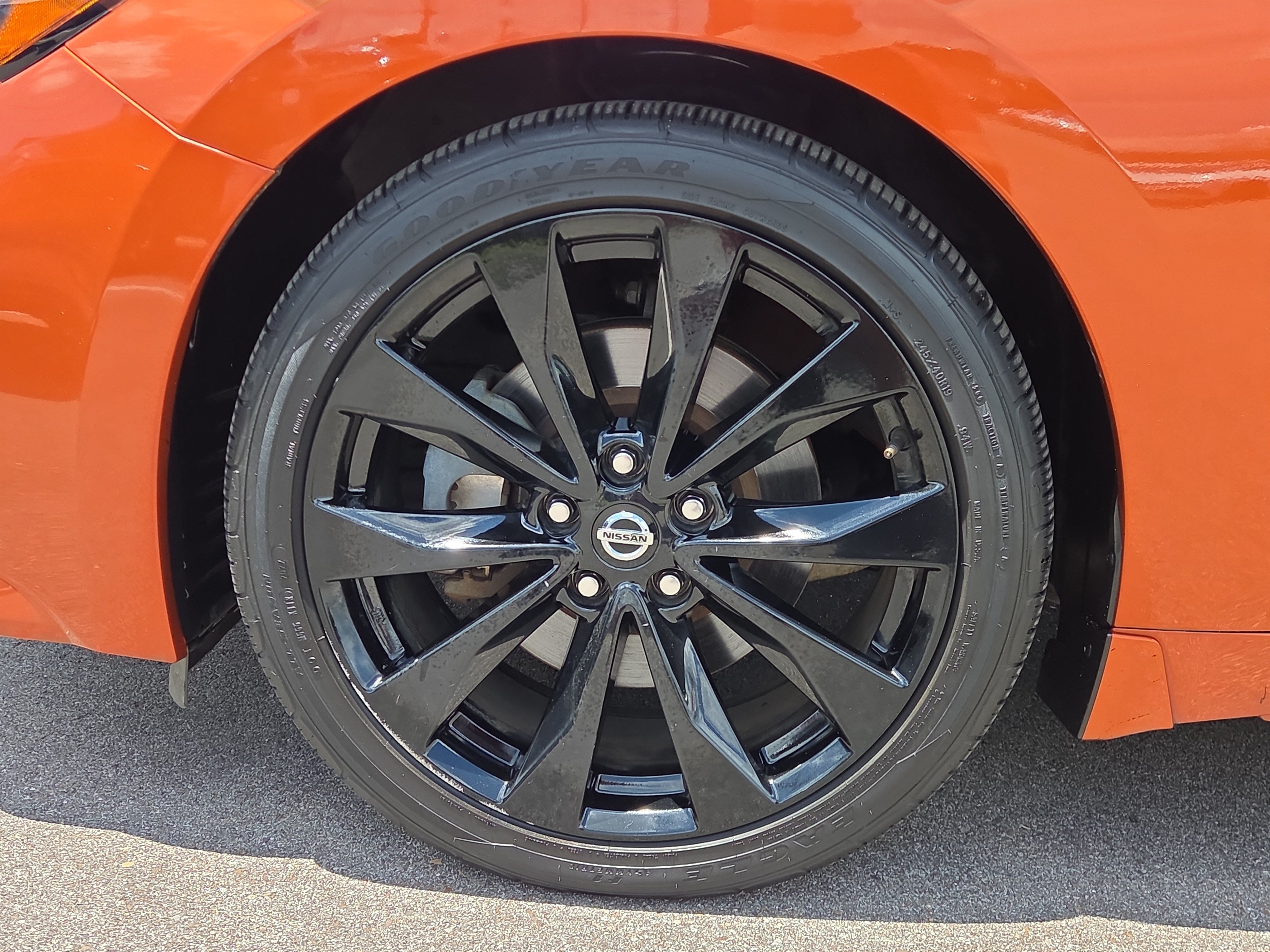 Used 2020 Nissan Maxima SR w/ Sport Mat Group FWD image 6