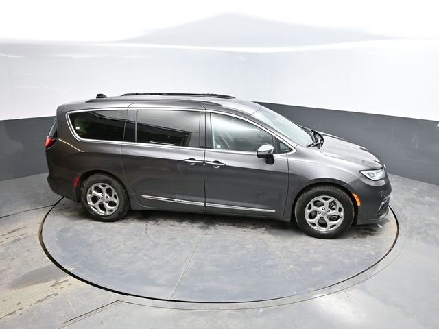 Used 2023 Chrysler Pacifica Limited FWD image 54
