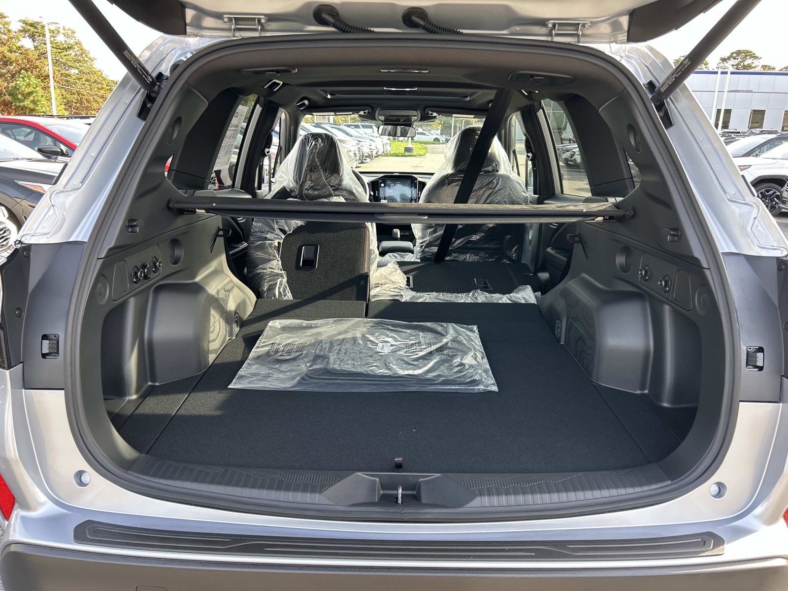 Used 2025 Subaru Forester Premium image 8