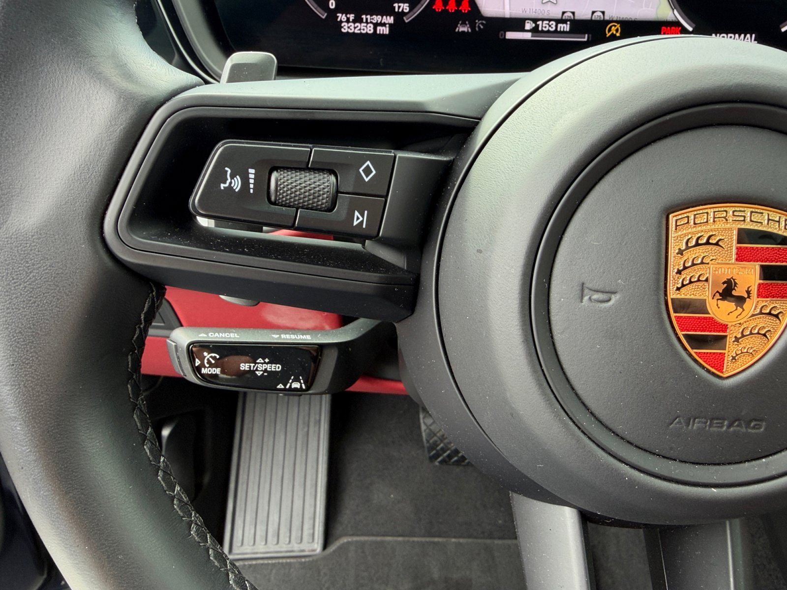 Used 2024 Porsche Cayenne Coupe AWD/4WD image 13
