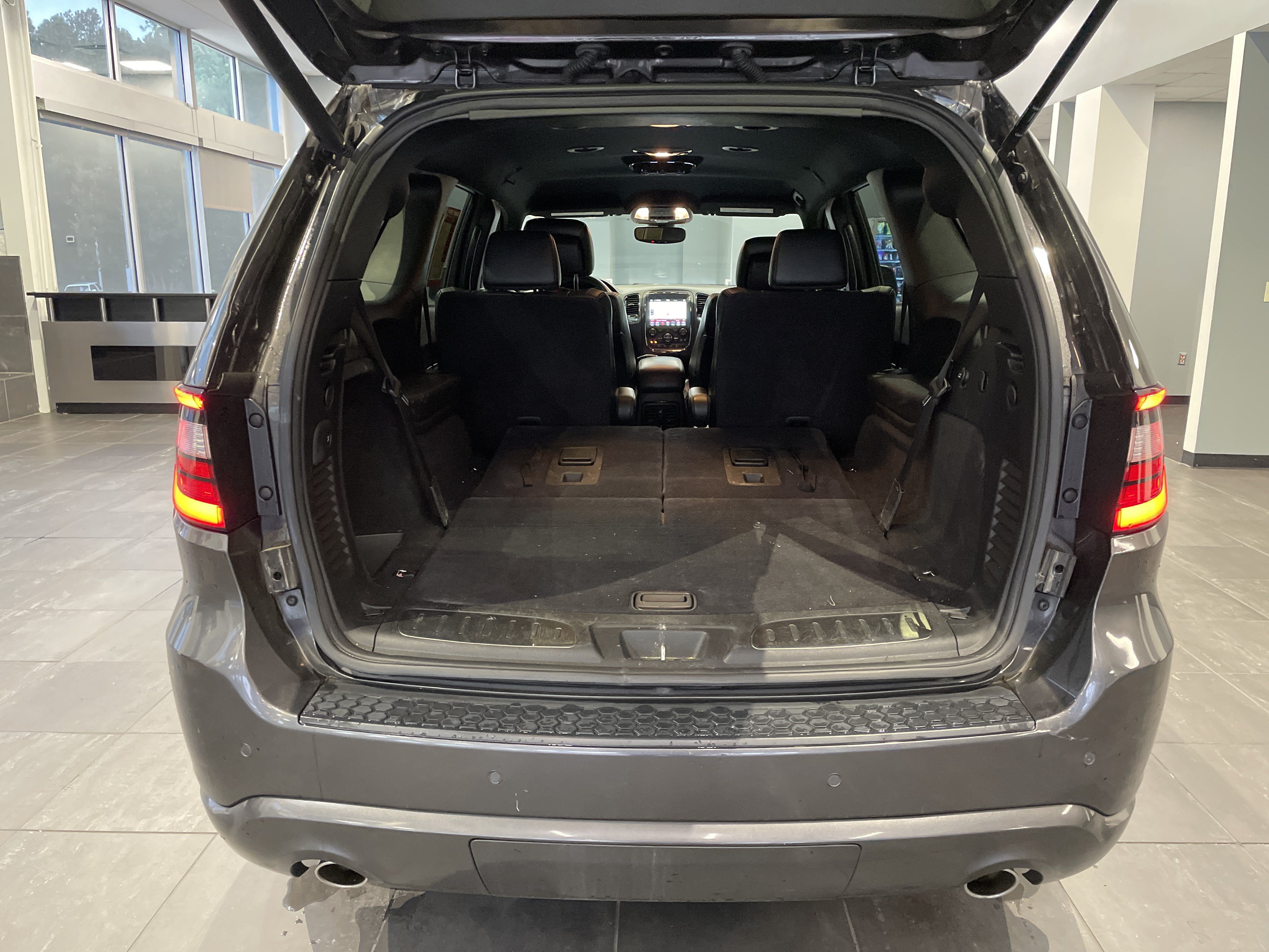 Used 2020 Dodge Durango R/T w/ Blacktop Package RWD image 39