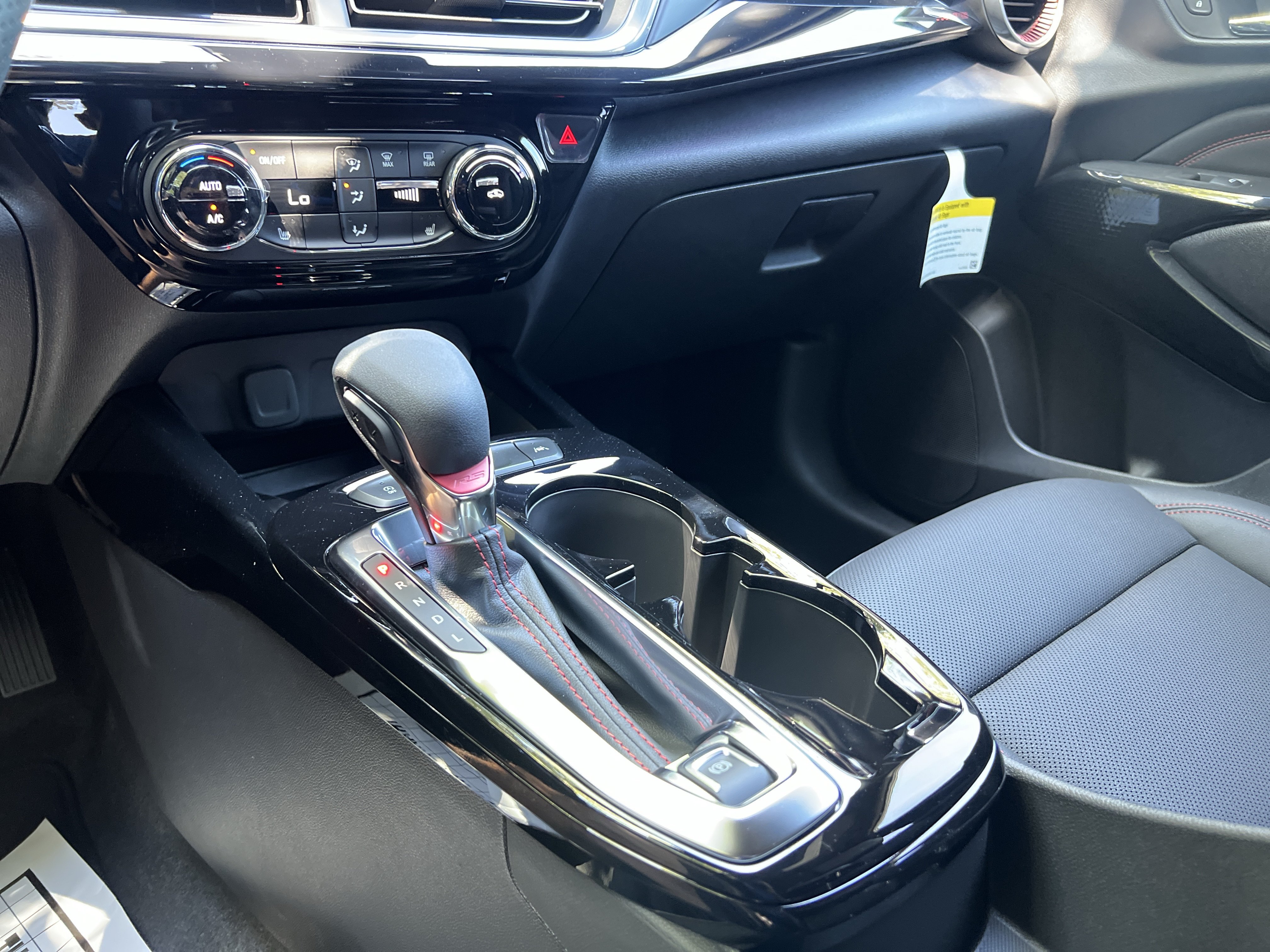 New 2026 Chevrolet Trax RS w/ Sunroof Package FWD image 28
