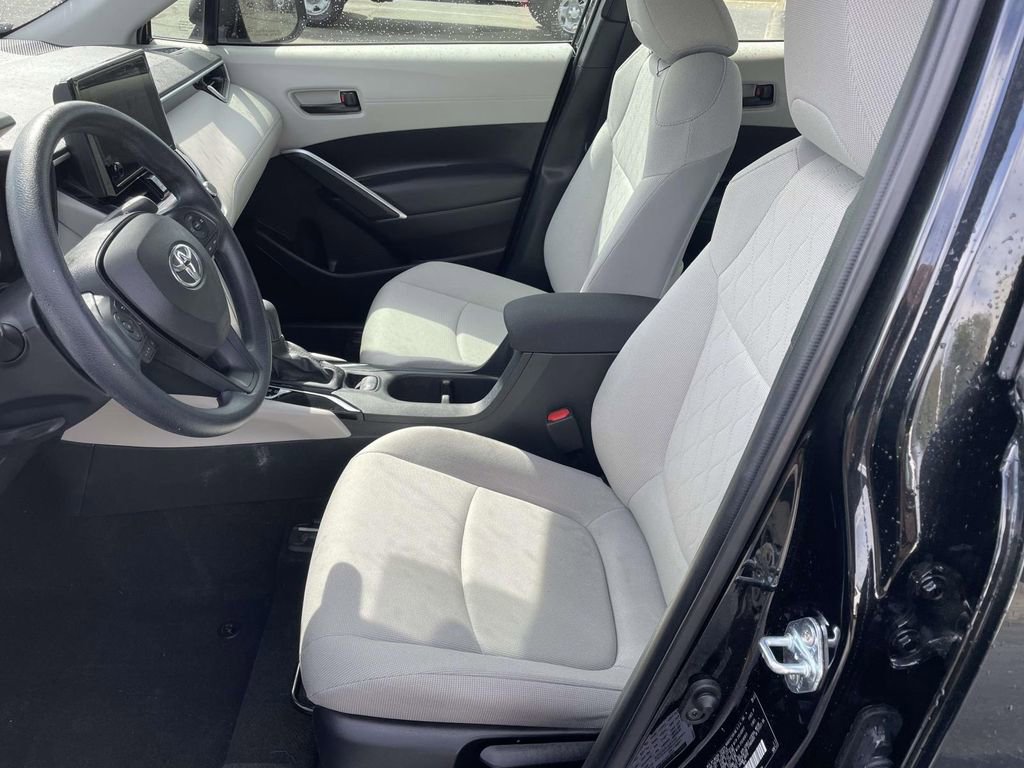 Used 2023 Toyota Corolla Cross L image 28