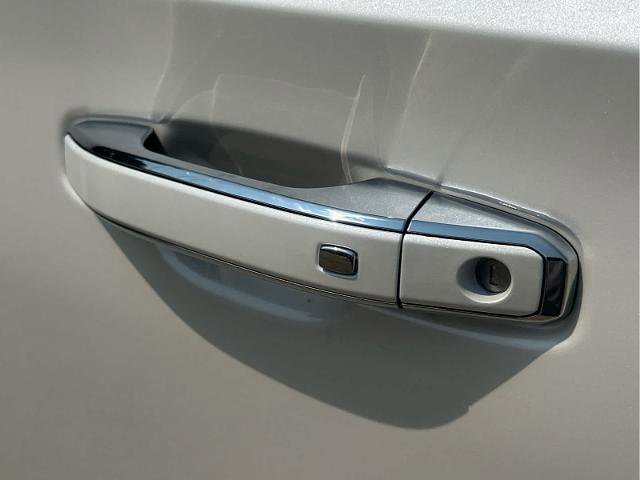 New 2025 Chevrolet Suburban Premier RWD image 16