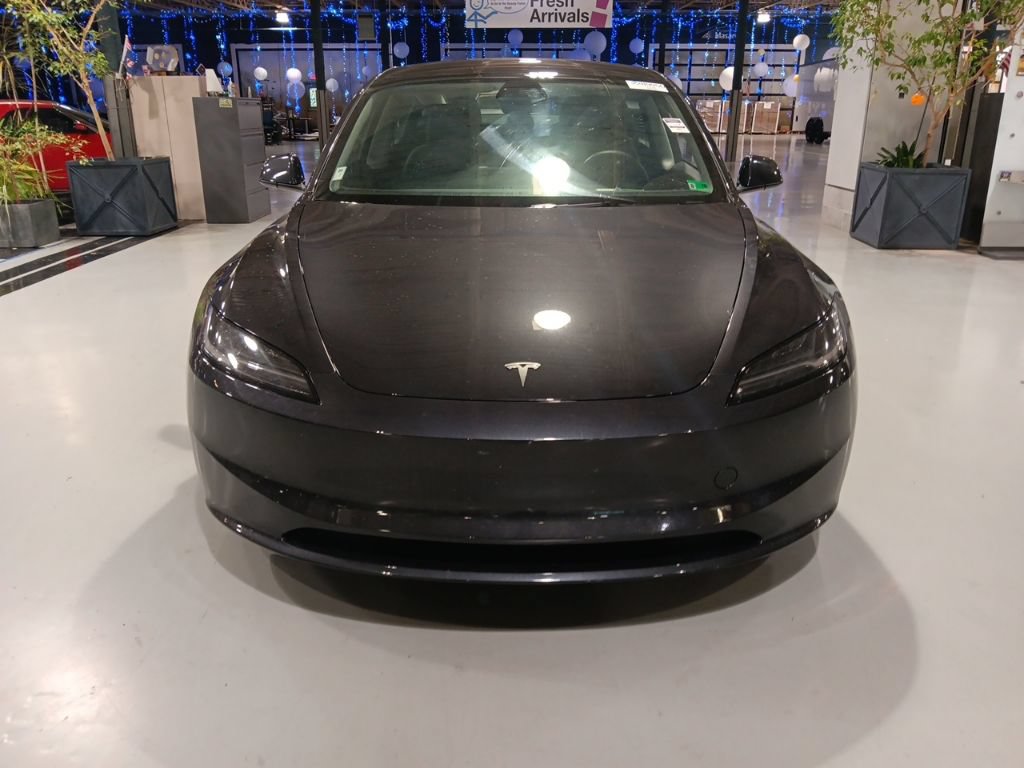 Used 2025 Tesla Model 3 RWD image 9