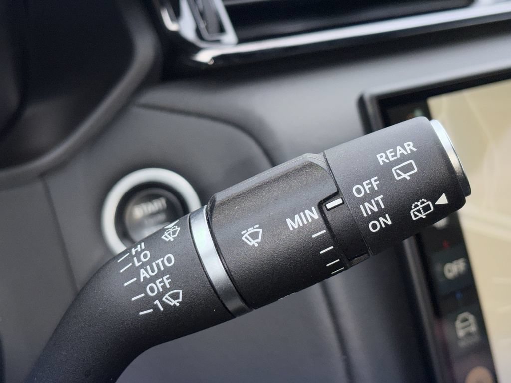 Used 2024 Land Rover Range Rover Velar Dynamic HSE AWD/4WD image 9