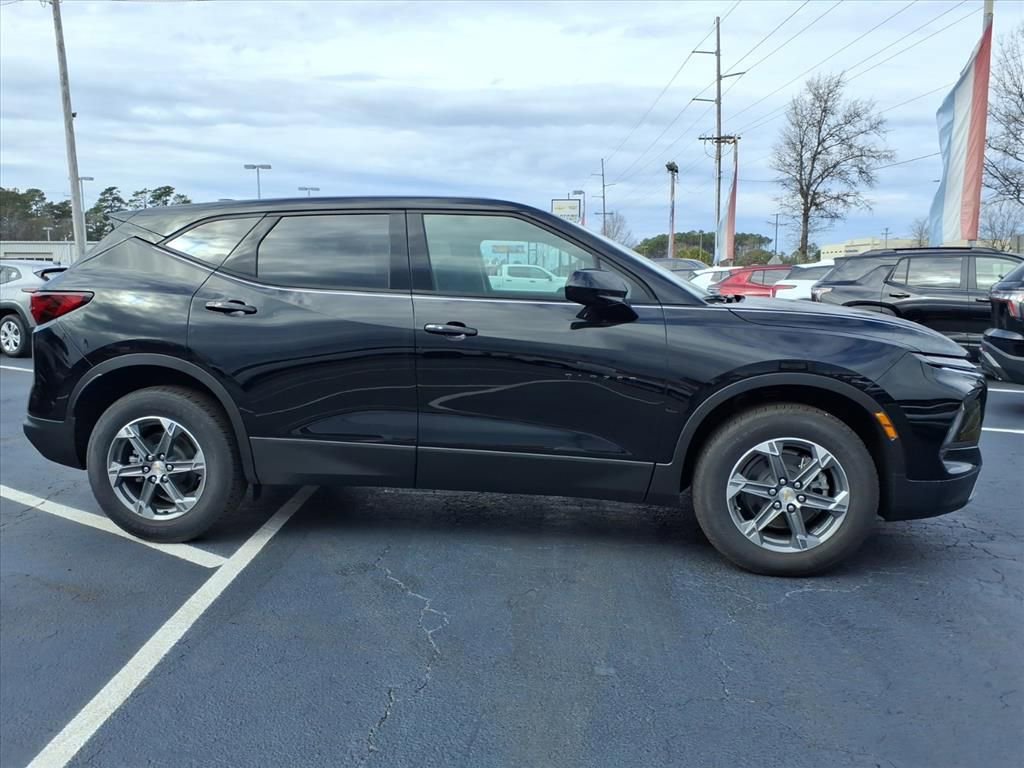 New 2026 Chevrolet Blazer LT image 2