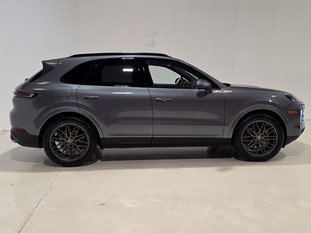Certified 2026 Porsche Cayenne AWD/4WD image 9