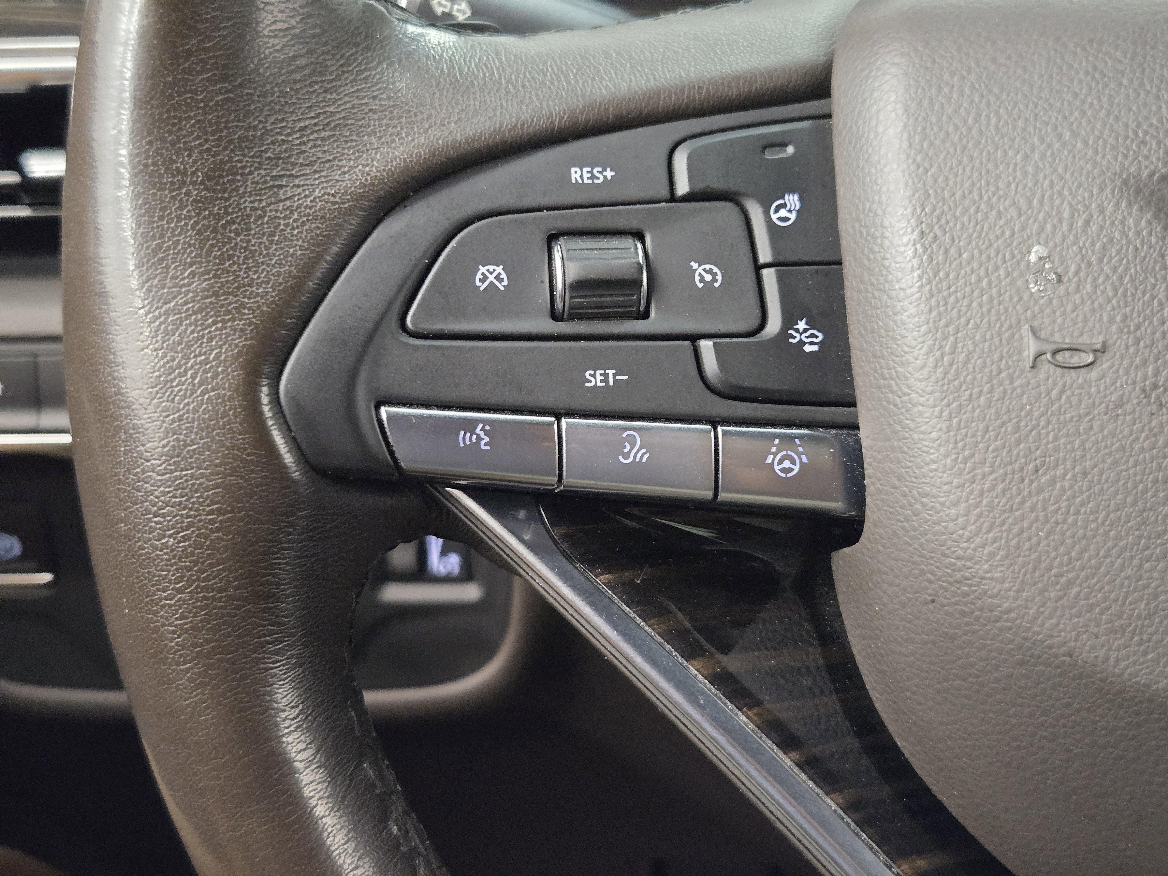 Used 2021 Cadillac Escalade Sport w/ Driver Assist Tech Package AWD/4WD image 27