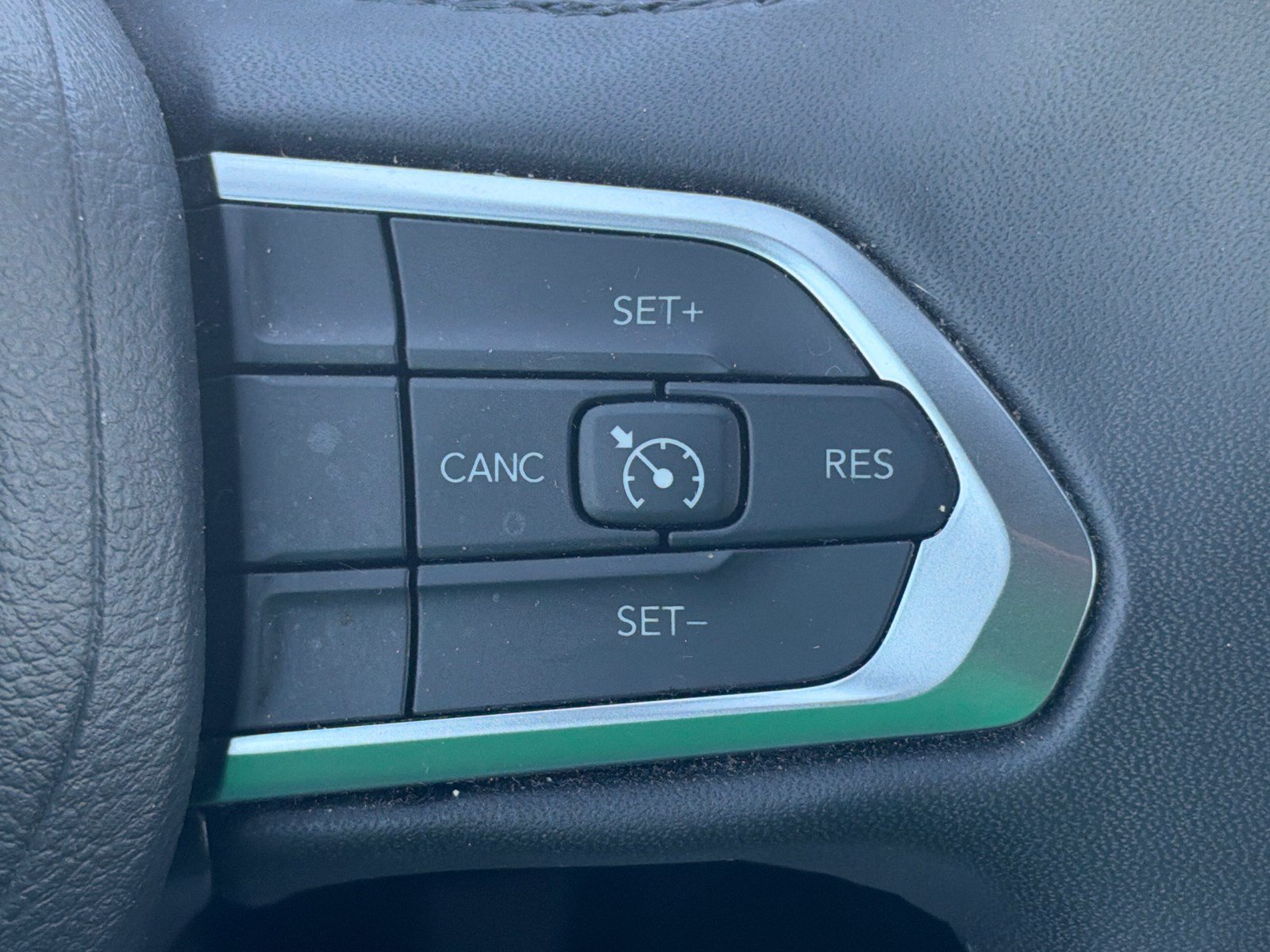 Used 2024 Jeep Compass Latitude AWD/4WD image 27