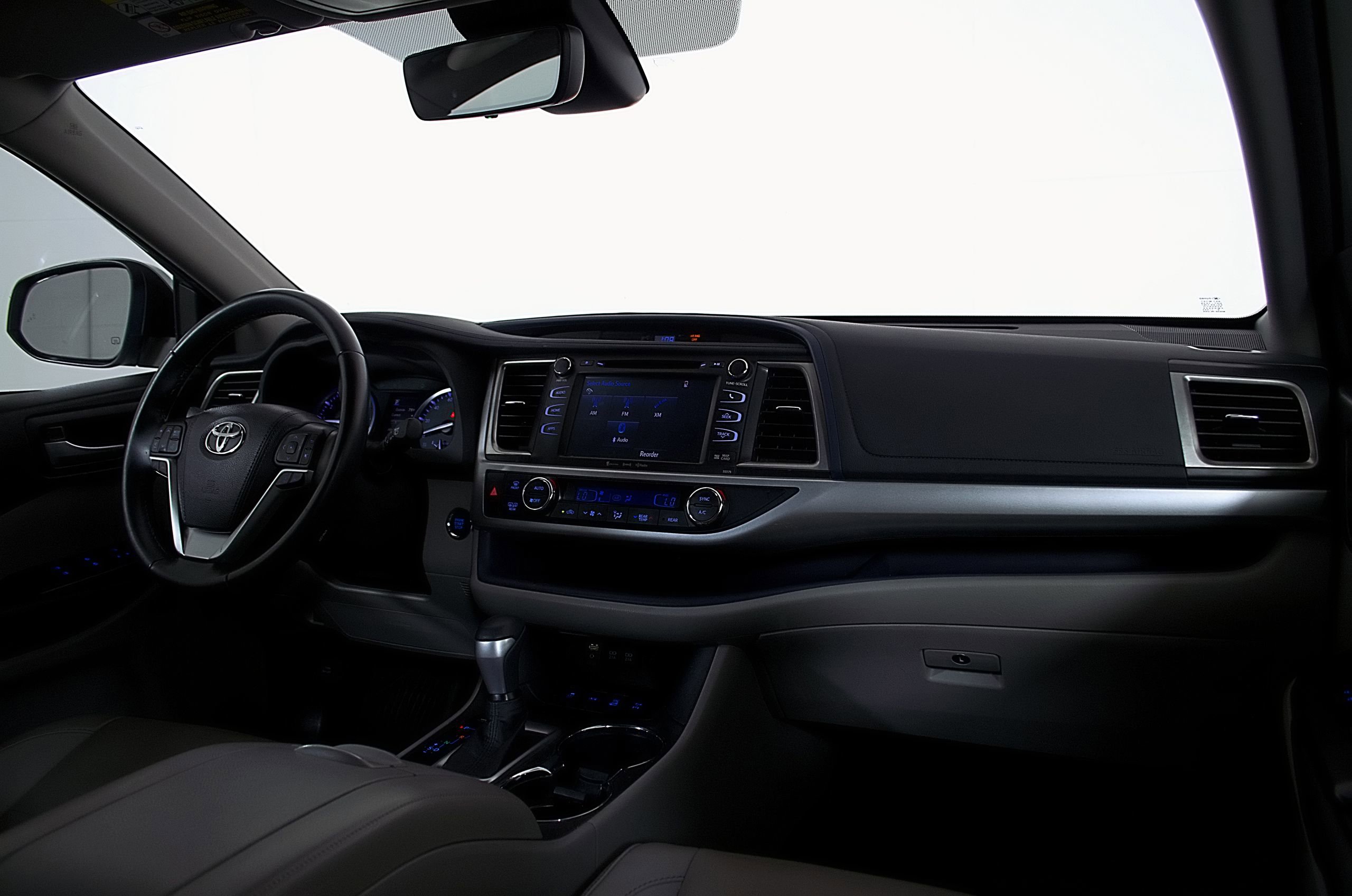 Used 2018 Toyota Highlander XLE image 23