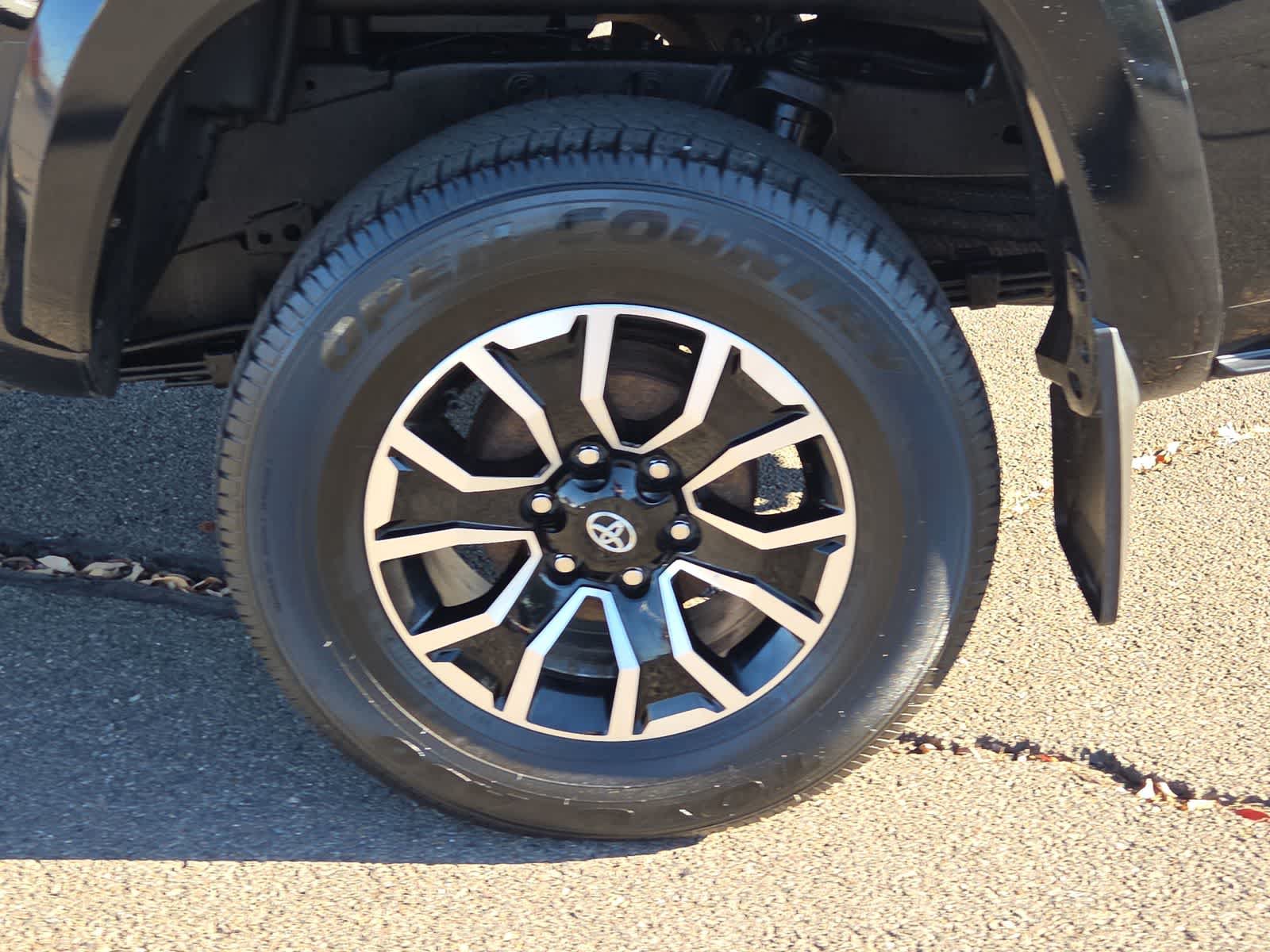 Used 2021 Toyota Tacoma TRD Sport AWD/4WD image 16