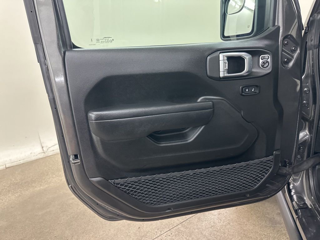 Used 2025 Jeep Gladiator Sport image 32