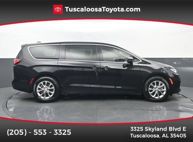 Used 2026 Chrysler Pacifica Limited
