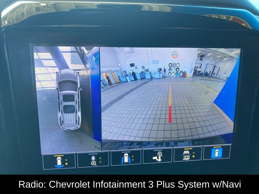 Used 2023 Chevrolet Traverse RS image 4