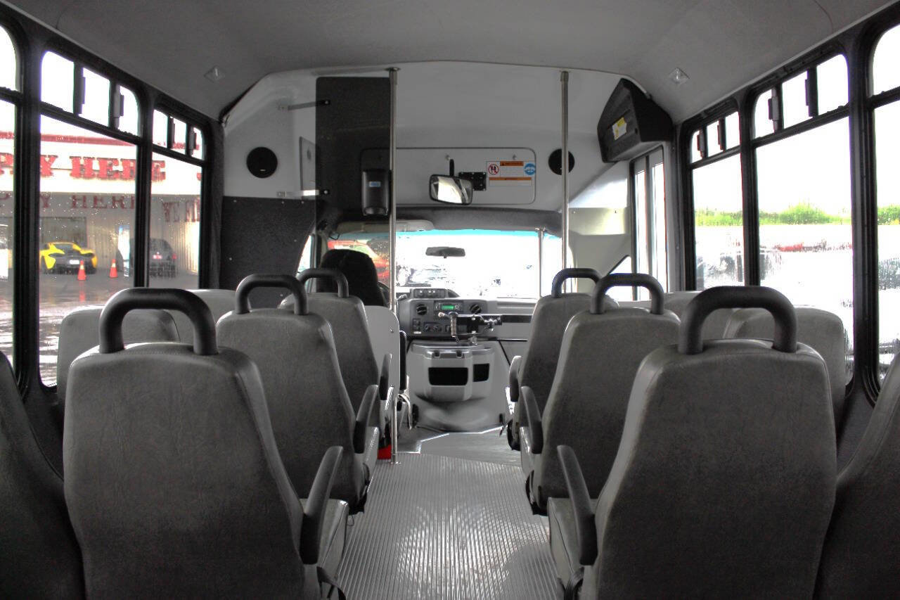 Used 2013 Ford E-450 and Econoline 450 Super Duty w/ Shuttle Bus Prep Pkg RWD image 15