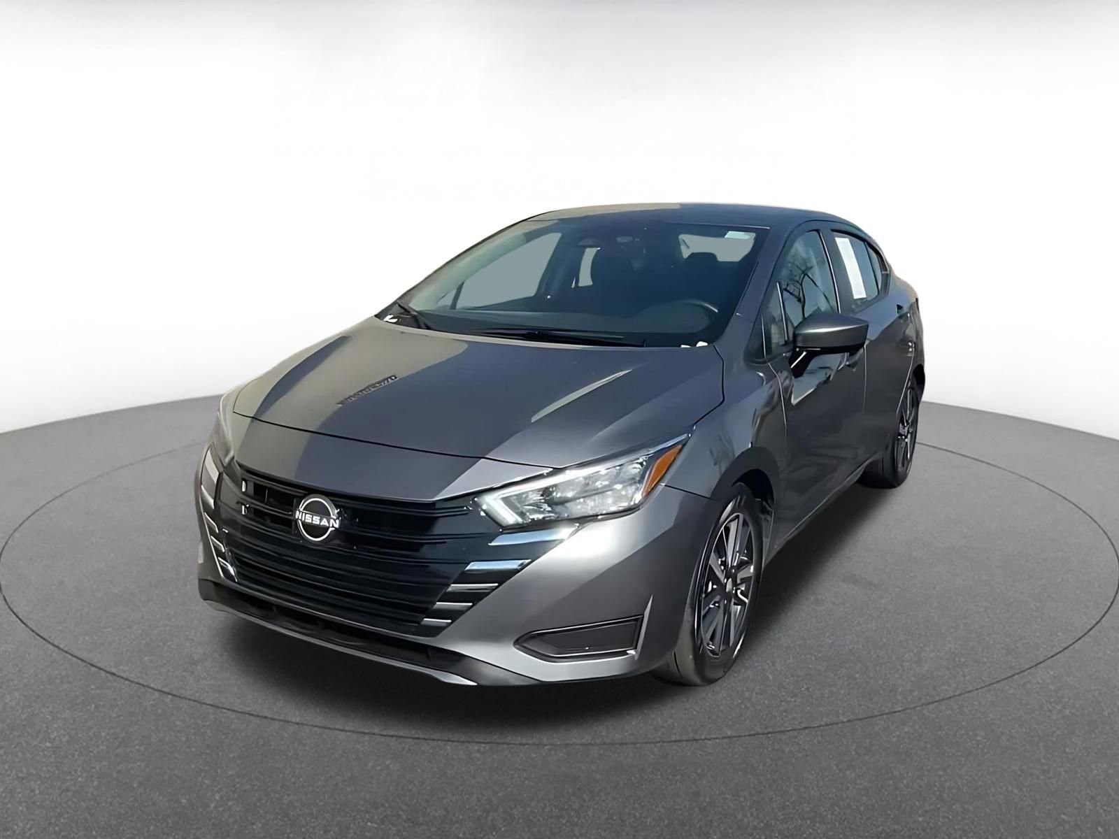 Used 2025 Nissan Versa SV image 7