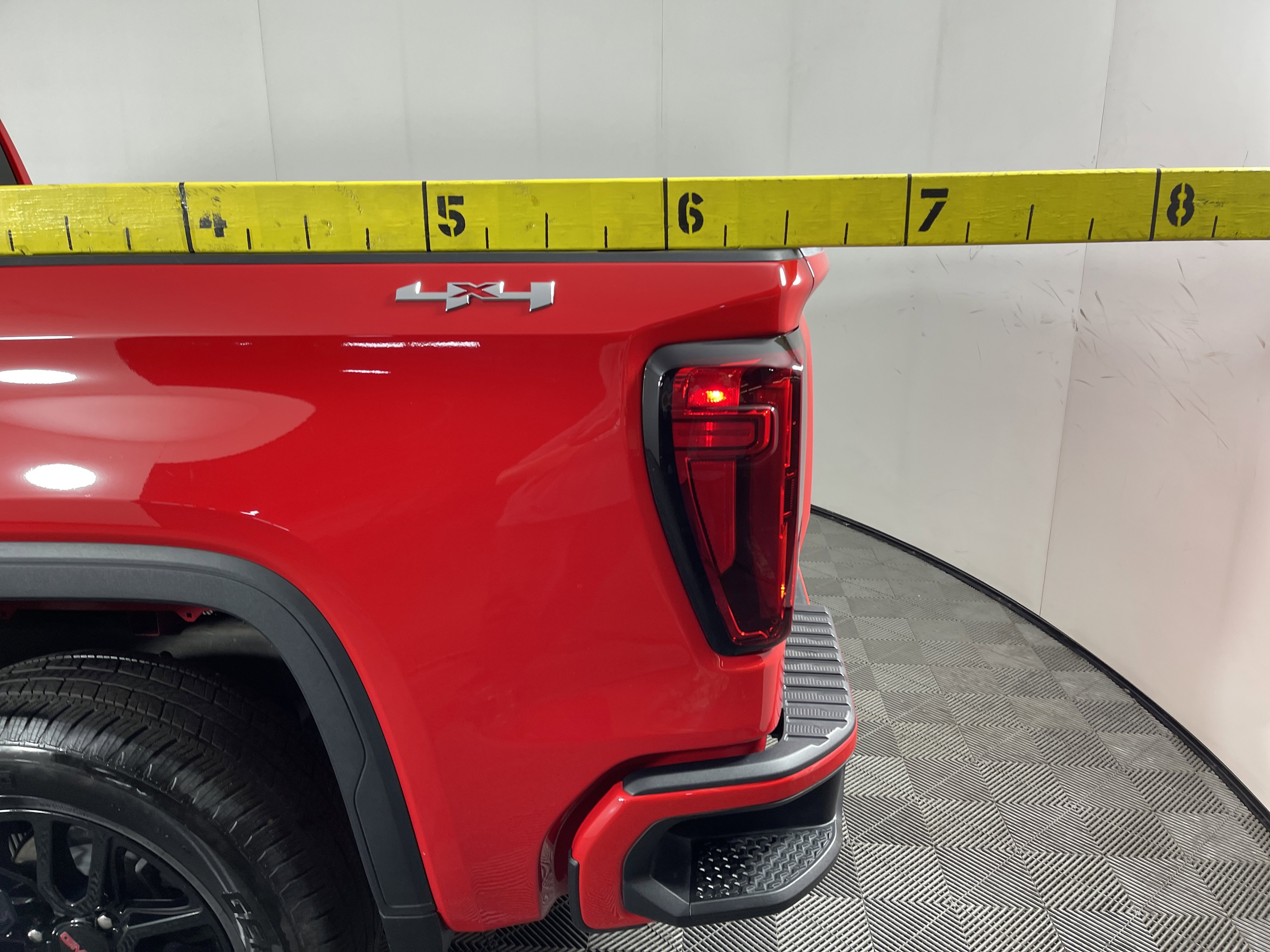 Used 2024 GMC Sierra 1500 Elevation image 8