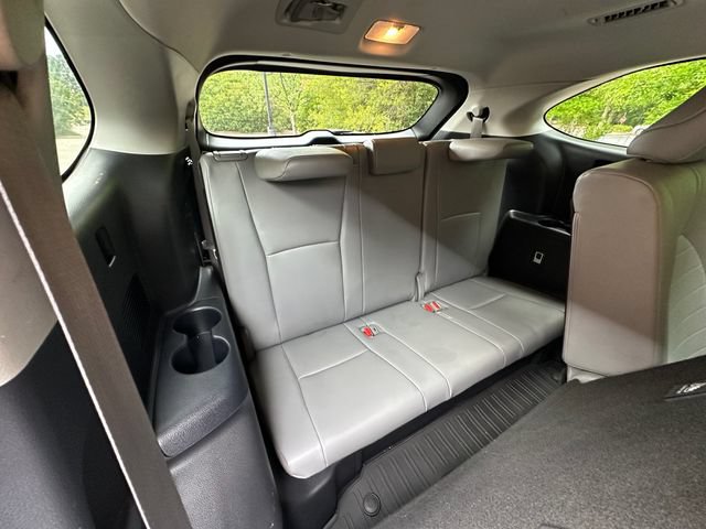 Used 2020 Toyota Highlander XLE FWD image 18