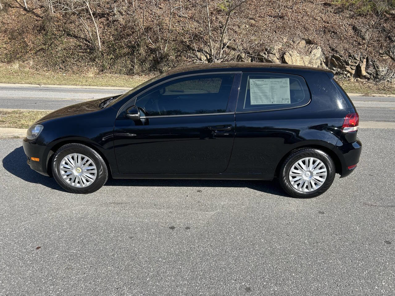 Used 2010 Volkswagen Golf 2-Door image 4