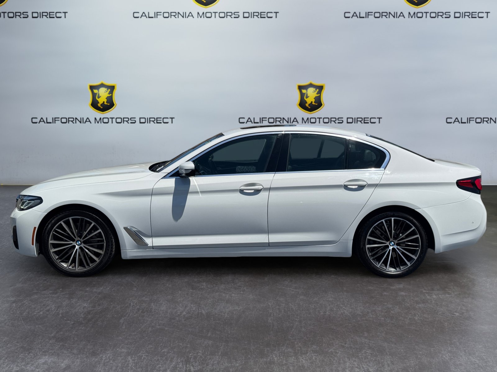 Used 2021 BMW 530i RWD image 2