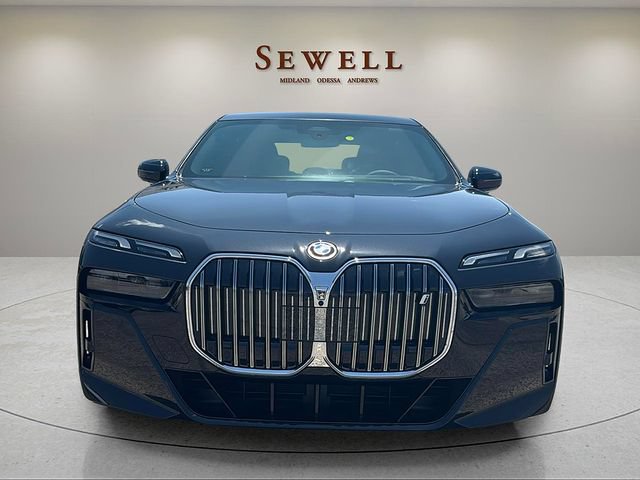 Used 2025 BMW i7 eDrive50 w/ M Sport Package RWD image 8