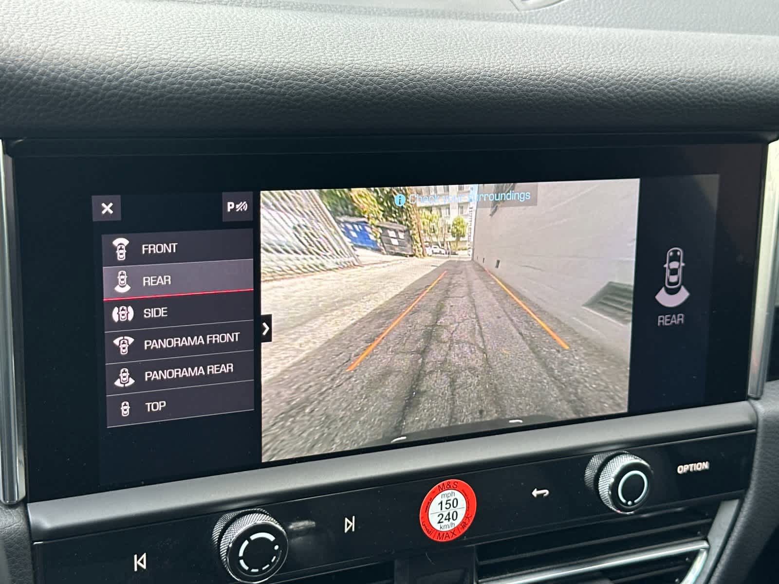 Certified 2025 Porsche Macan AWD/4WD image 22
