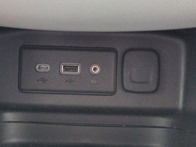 Used 2024 Chevrolet Equinox LT FWD image 26