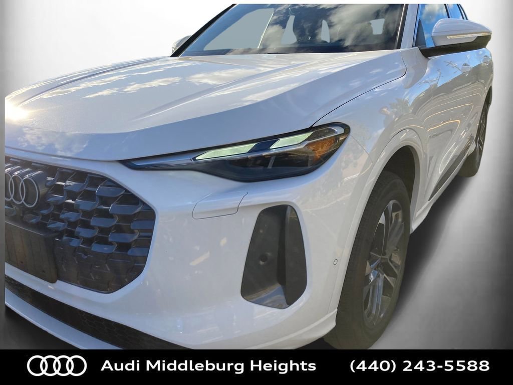 Used 2025 Audi Q5 Premium w/ Convenience Package image 34