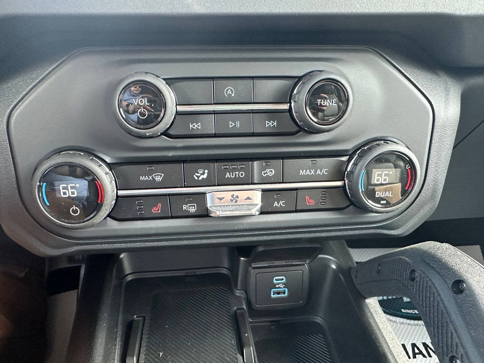 New 2025 Ford Bronco Big Bend w/ Black Diamond Package image 31