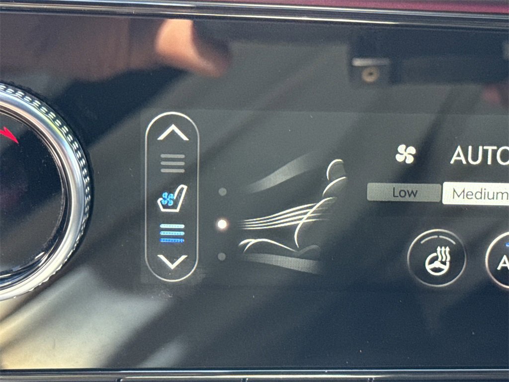 Used 2024 Genesis GV70 3.5T Sport w/ Sport Advanced Package image 31