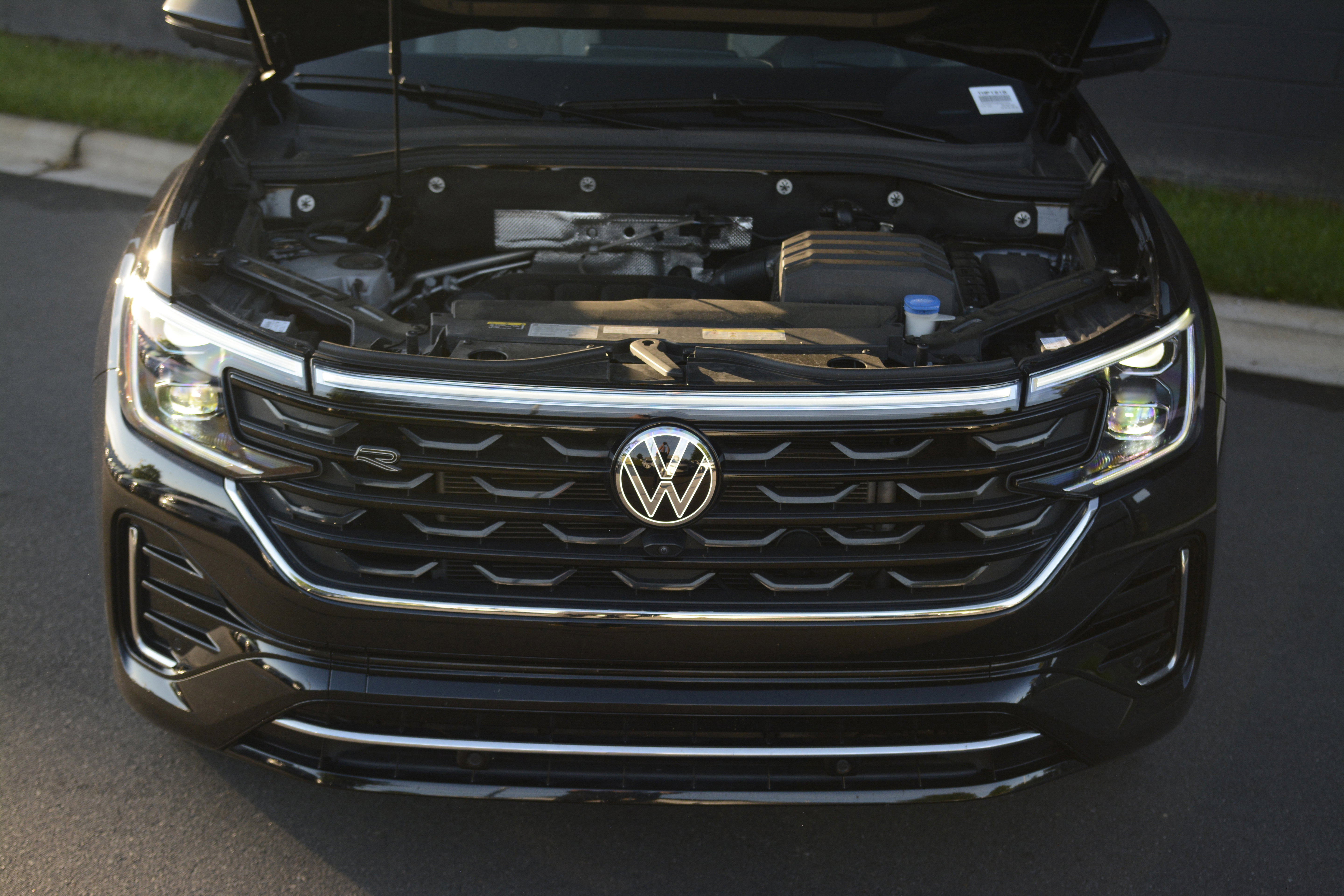 Used 2024 Volkswagen Atlas SEL Premium R-Line AWD/4WD image 37