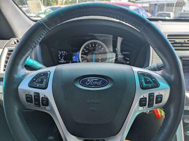 Used 2014 Ford Explorer XLT w/ Equipment Group 202A FWD image 38