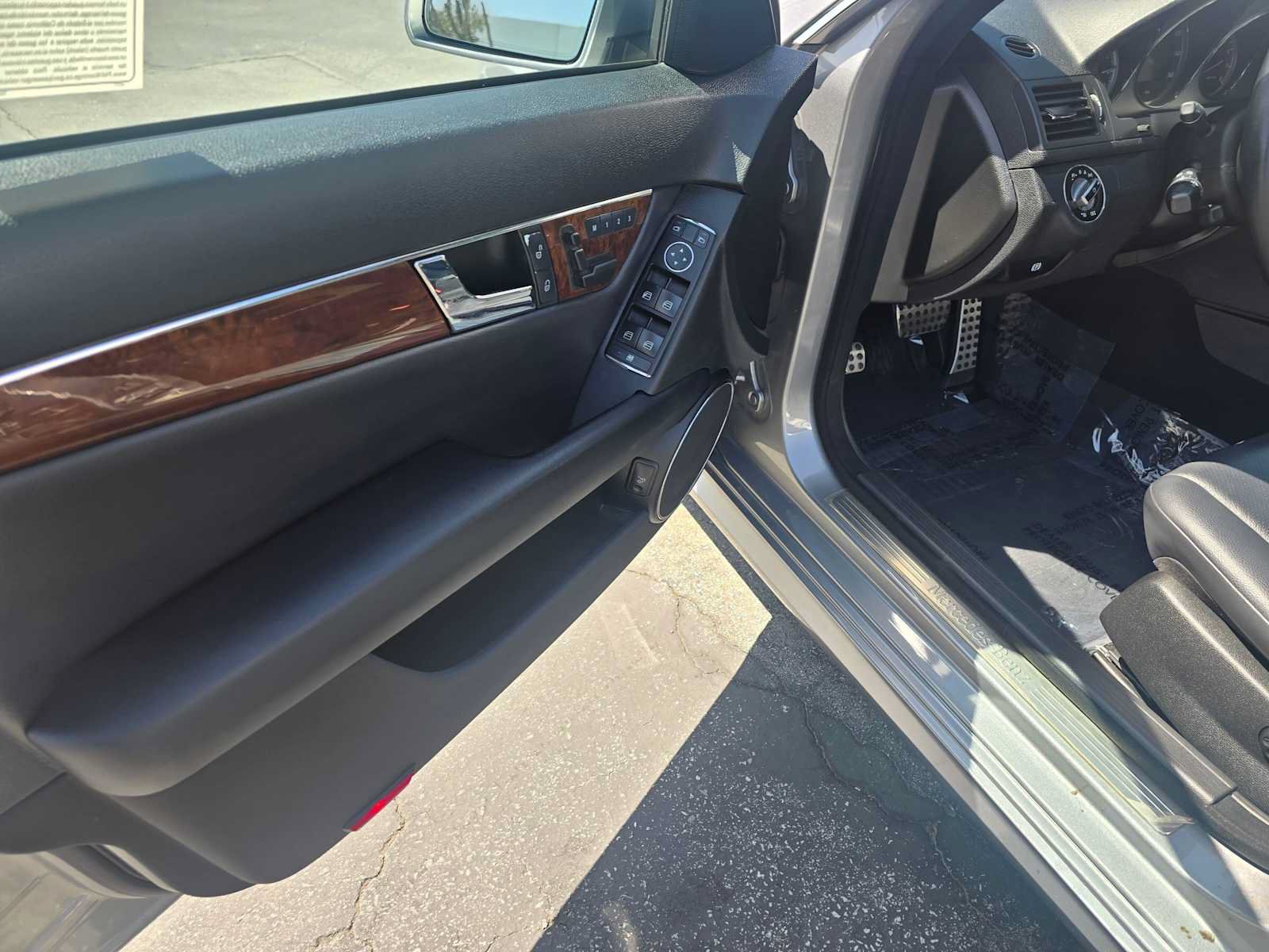 Used 2010 Mercedes-Benz C 300 Sedan image 20