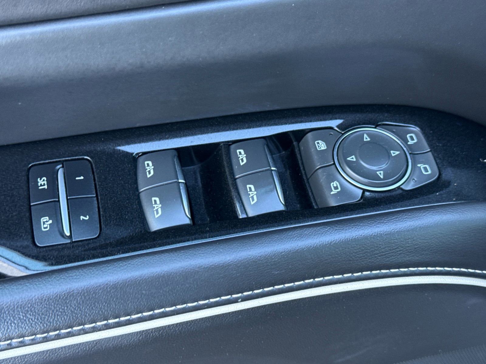 Used 2022 Cadillac Escalade ESV Sport Platinum w/ Heavy-Duty Trailer Package image 11