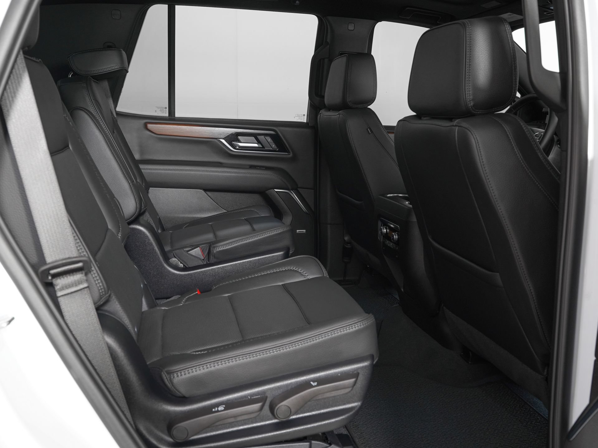 Used 2026 GMC Yukon Denali w/ Sun & Power Step Package AWD/4WD image 10