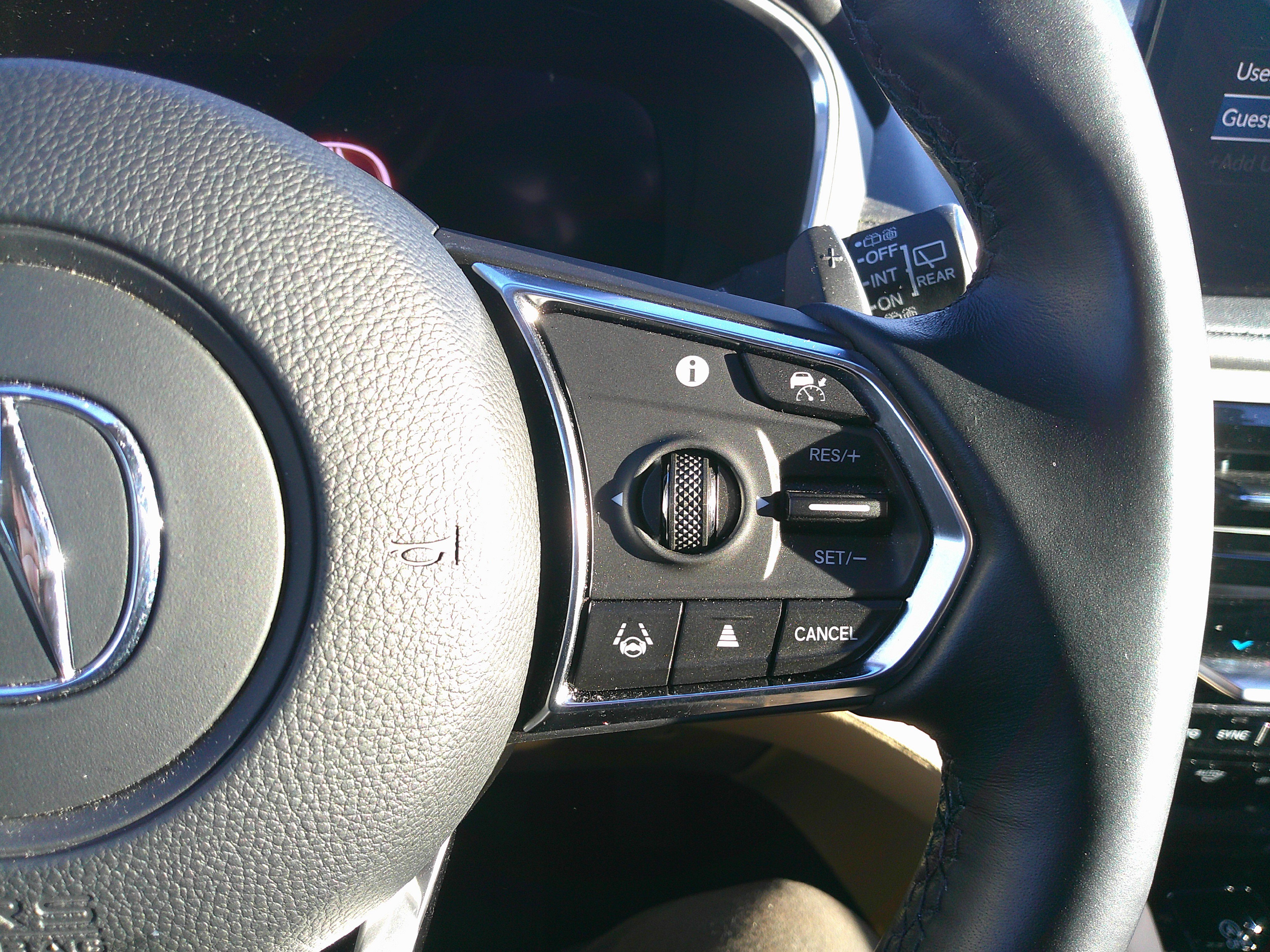 Used 2025 Acura MDX SH-AWD w/ Technology Package image 21