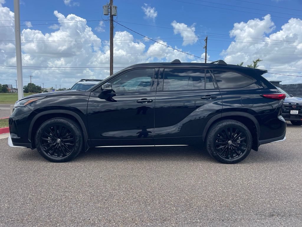 Used 2023 Toyota Highlander XSE FWD image 4